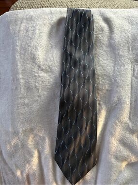 Classic Black Men's Tie with Subtle Blue Wave Pattern - Joseph & Feiss - NWT